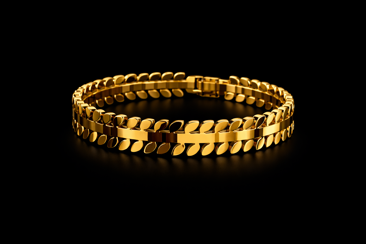 Luxurious Stainless Steel Anti Tarnish Signature Gold Leaf Designer Bracelet