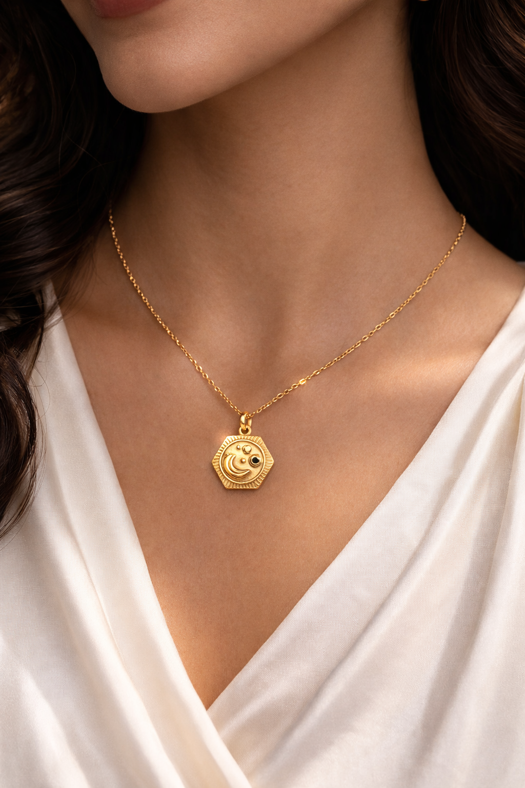 Radiant Moon Emblem Necklace – Anti Tarnish Stainless Steel Pendant