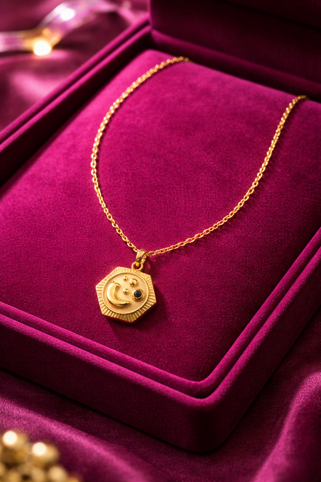 Radiant Moon Emblem Necklace – Anti Tarnish Stainless Steel Pendant