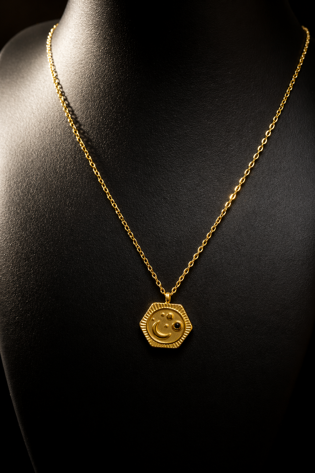 Radiant Moon Emblem Necklace – Anti Tarnish Stainless Steel Pendant