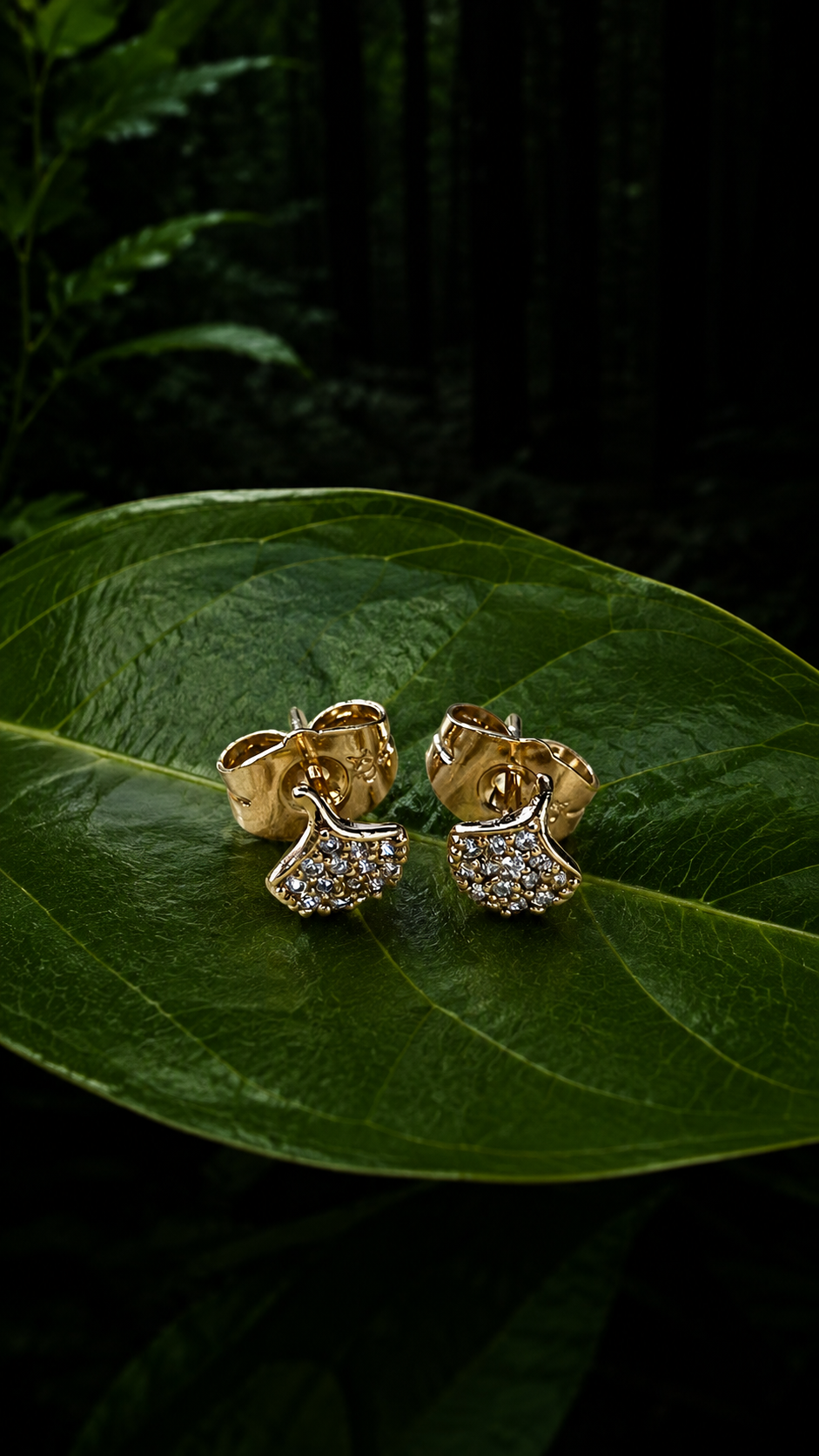 Leaf Pavé AD 316L Anti Tarnish Gold Stud Earrings