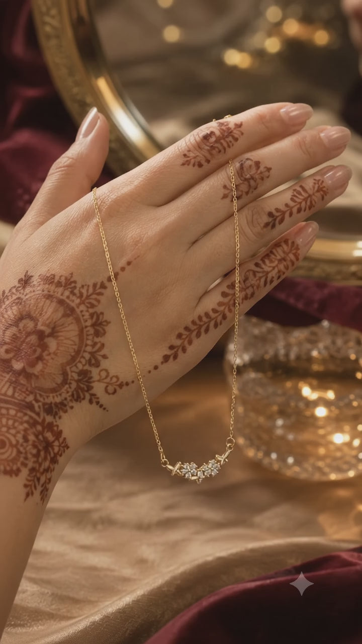 Élan Flora Necklace